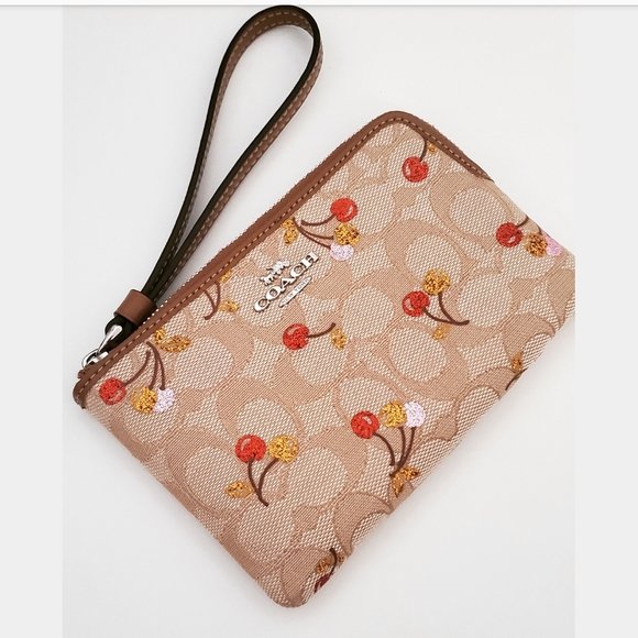 *Rare* Coach Cherry Wristlet - Picture 2 of 4